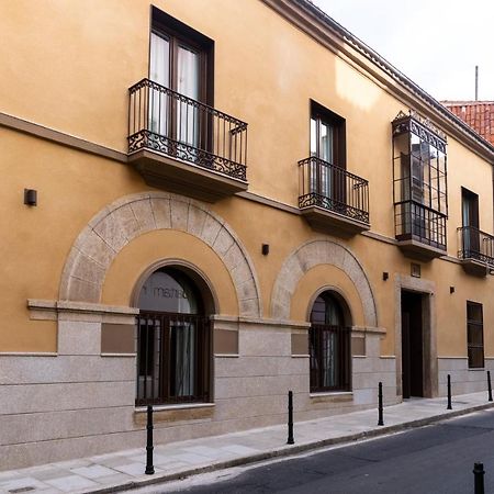 Apartamentos Turisticos De La Bernarda Caceres Exterior photo