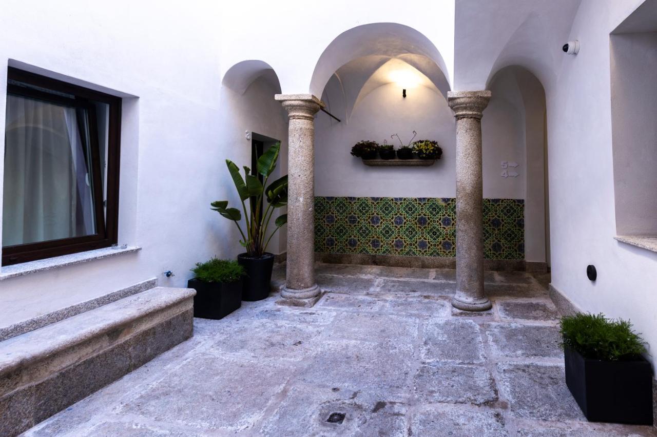 Apartamentos Turisticos De La Bernarda Caceres Exterior photo